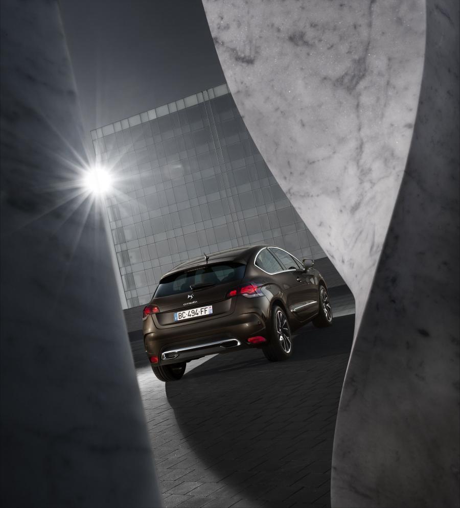  Citroen DS4 2010 года  (фото 64 из 143)